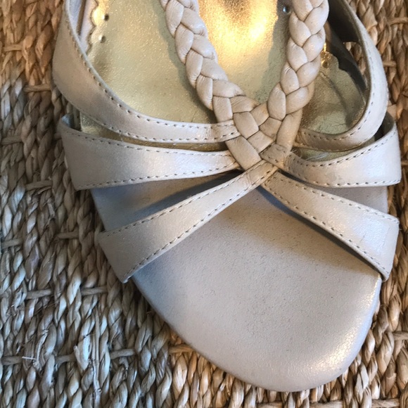 BCBG Paris Heels - Picture 4 of 4